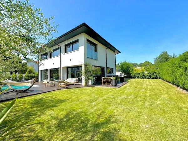 Maison 9 pièces 289 m²