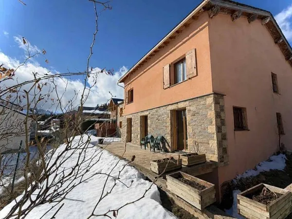 Maison 6 pièces 241 m²