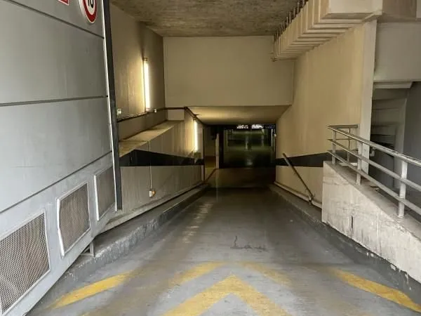 Parking 10 m² Paris