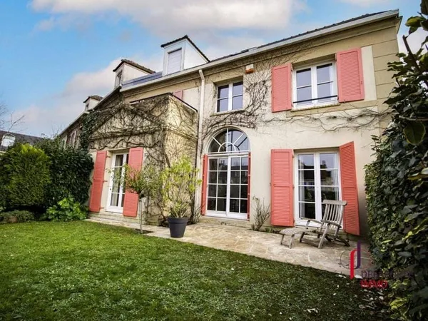 Maison 8 pièces 187 m²