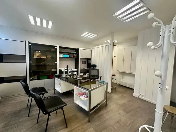 Local Professionnel 90 m² + 60 m² de sous-sol ARCUEIL