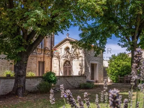 Ancien prieuré en pierre avec chapelle - 6 chambres, maison d'am