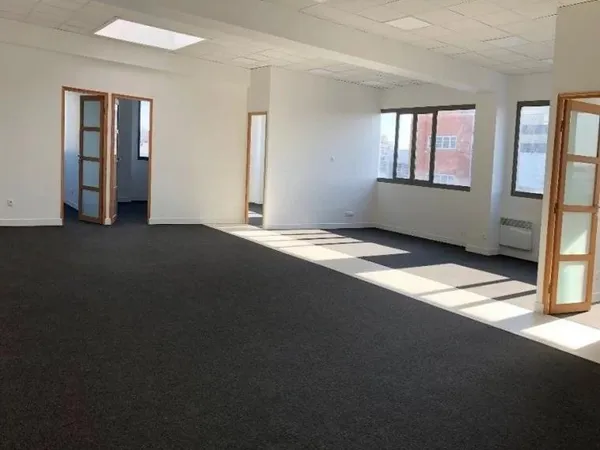 Bureaux de 330m² - Villeneuve la Garenne