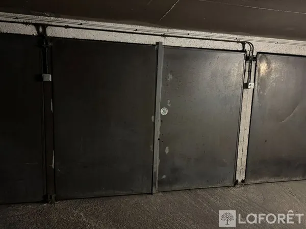 Parking 12 m²