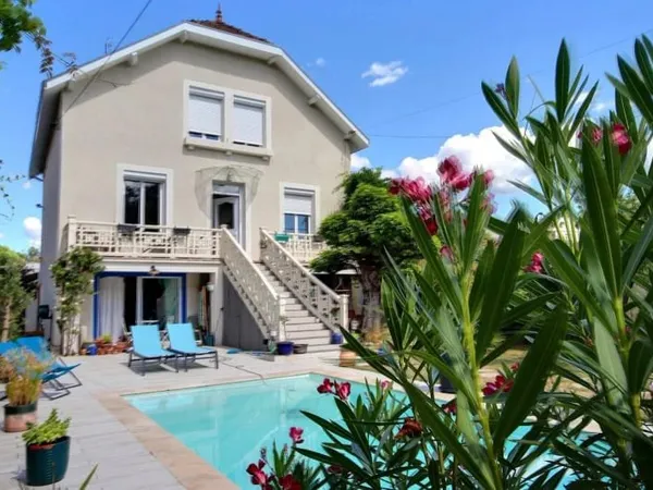 Maison 11 pièces 220 m²