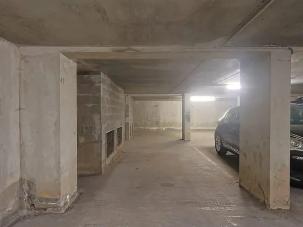 LYON 3 - DOUBLE STATIONNEMENT EN SOUS-SOL - GARIBALDI / PART-DIEU SUD
