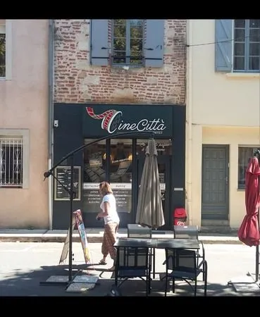 Local commercial centre ville