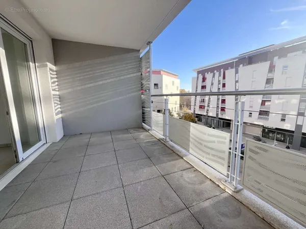 Nimes centre quartier gare p3 76m2 ascenseur terrasse et garage propose par corinne ponce immo