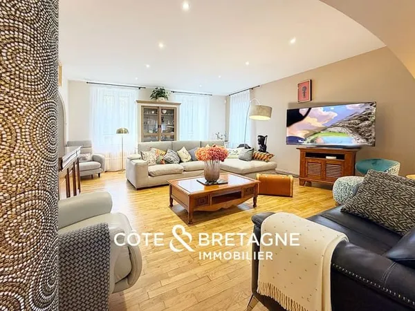 MAISON FAMILIALE A PLAINE-HAUTE | Réf : 2025130
