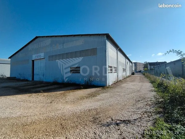 Local 1020 m² AUXERRE