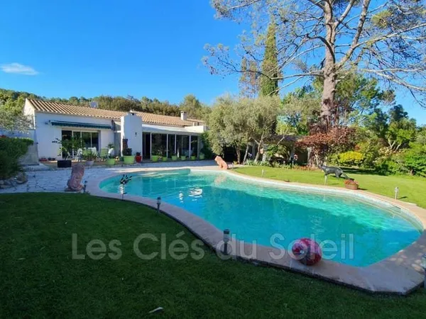 Villa 6 pièces 185 m²