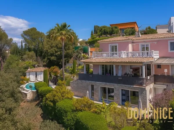 CAGNES S/ MER : Superbe villa aux prestations raffinées avec