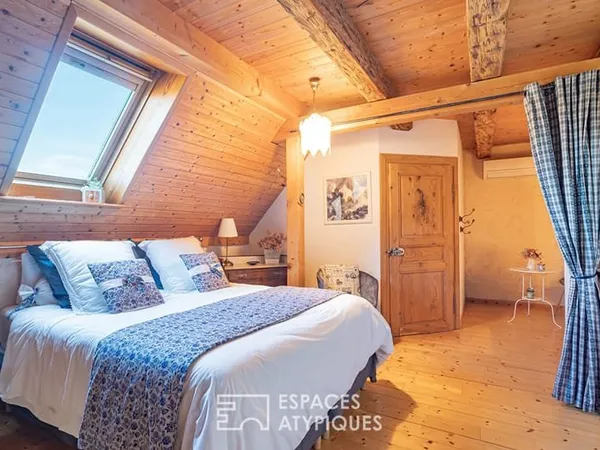 Ancien corps de ferme rénové et ses chambres d'hôtes
