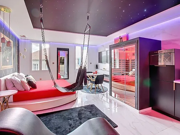 À VENDRE EN EXCLUSIVITÉ à CALLAS - Love room de 40 m²