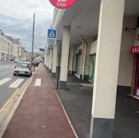 Commerce 90 m²
