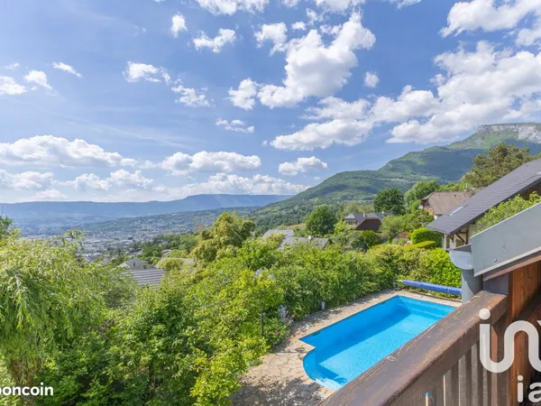 Maison familiale 8 pièces 222 m²