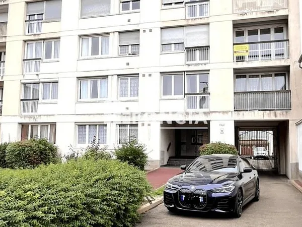 Appartement + Garage secteur collège Camus et gare à pieds