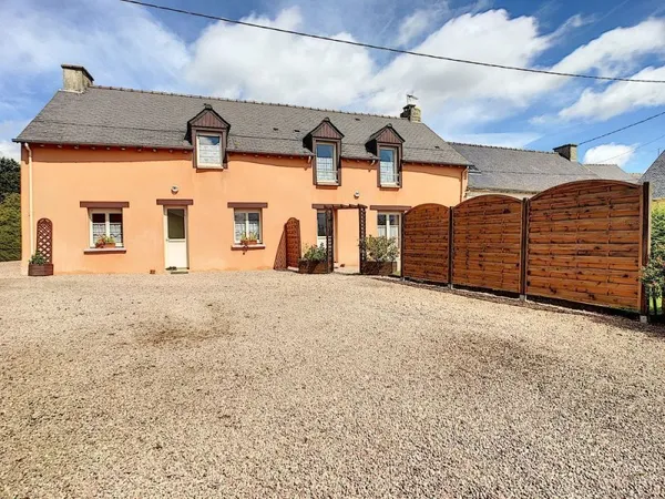 VENDRE : Ensemble immobilier MAGIQUE au coeur de la forêt de