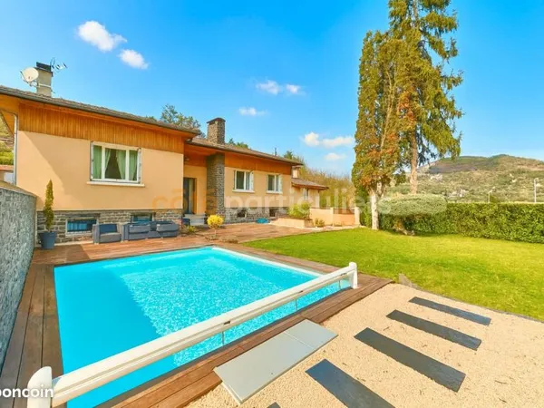 Maison 4 pièces 185 m²