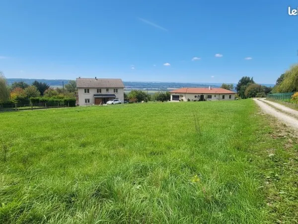 Terrain constructible 1375m² viabilisé libre constructeur