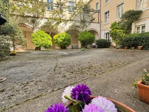 Appartement spacieux centre ville