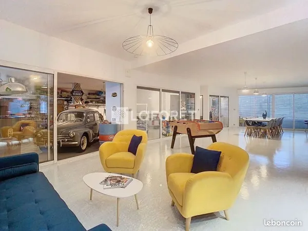 Loft/atelier/surface 7 pièces 258 m²