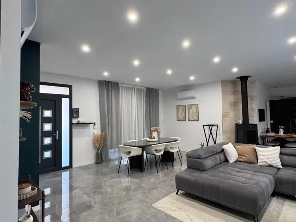 Maison 4 pièces 131 m²