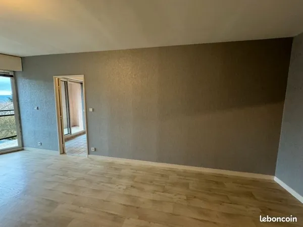 Appartement très calme à louer quartier Emailleurs