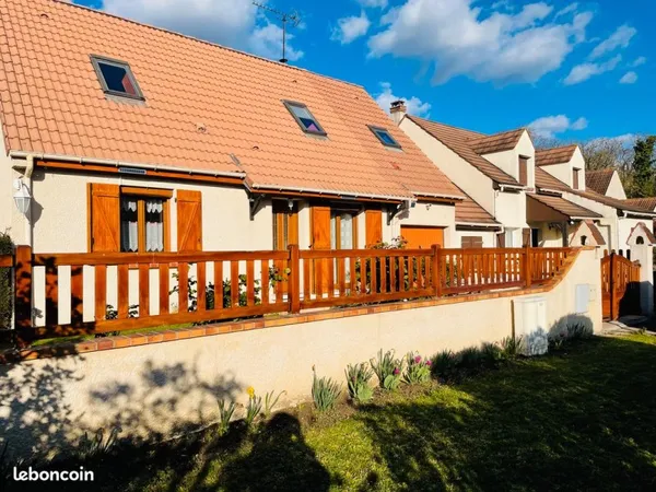 Maison individuelle 4 chambres-95m²-Garage-jardin sans vis-à-vis-quartier calme