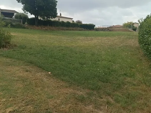 Terrain constructible 1687 m²