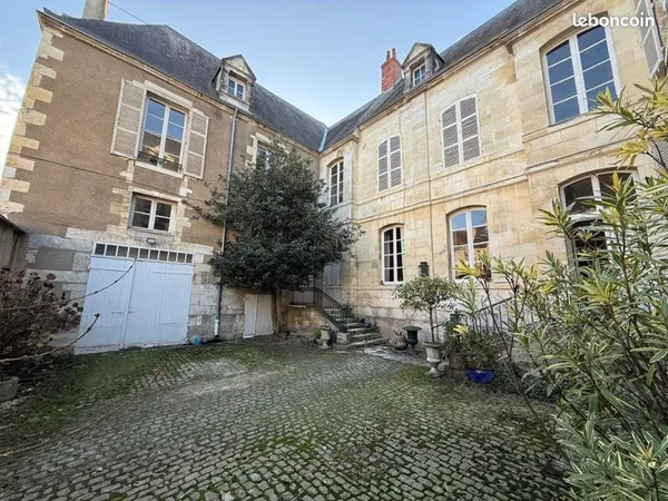 Maison 11 pièces 436 m²