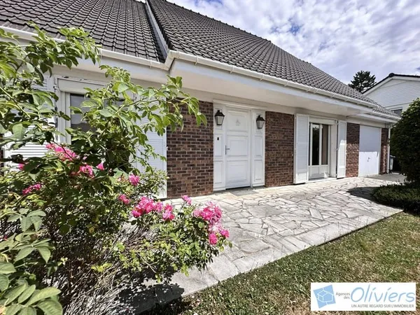 Maison Voisins Le Bretonneux 8 pièces 185 m2