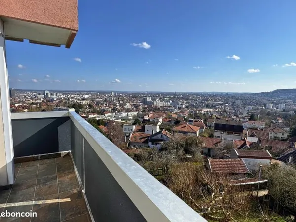 T3 lumineux et traversant avec balcon, loggia, parking et cave