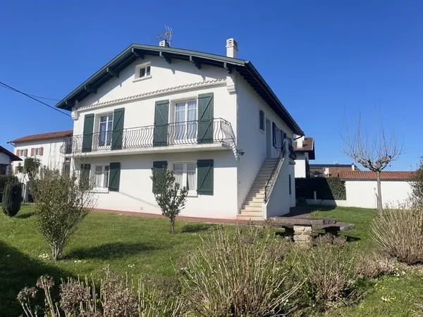 BELLE MAISON