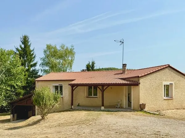 LOT- Saint Germain du Bel Air- Maison de de plain-pied, 3 chambres, terrain 3223m2