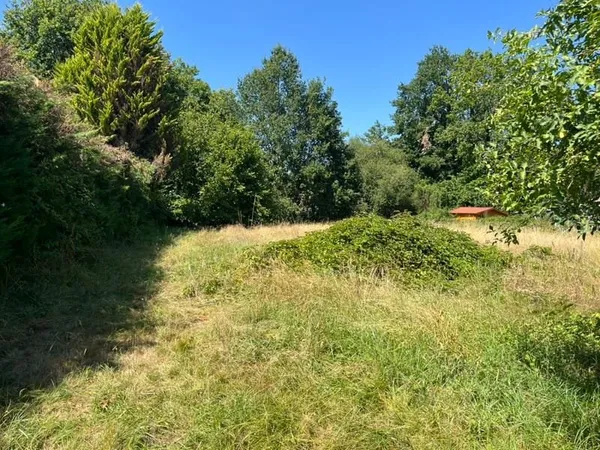 Super terrain proche centre bourg de Vensac