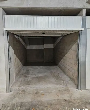 Stationnement Location Ferney-Voltaire   150€