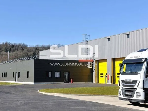 Local d'activité 4000 m²