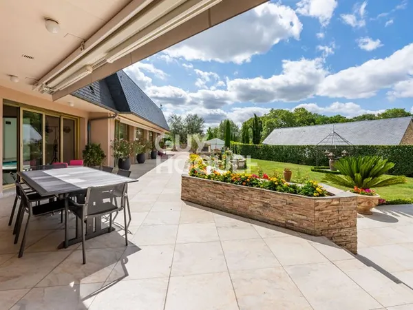 PROPRIETE D'EXCEPTION DE 9 PIECES (313m²) À ETIOLLES