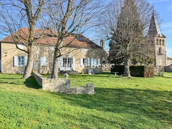 Maison 14 pièces 250 m²