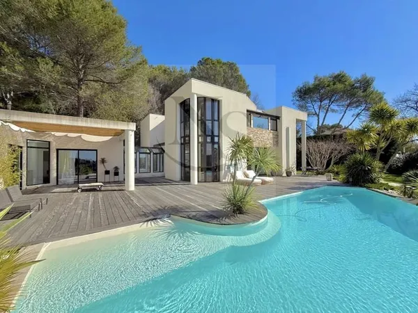 ÉGUILLES / PROPRIÉTÉ D'EXCEPTION -ARCHITECTURE CONTEMPORAINE AVEC VUE PANORAMIQUE