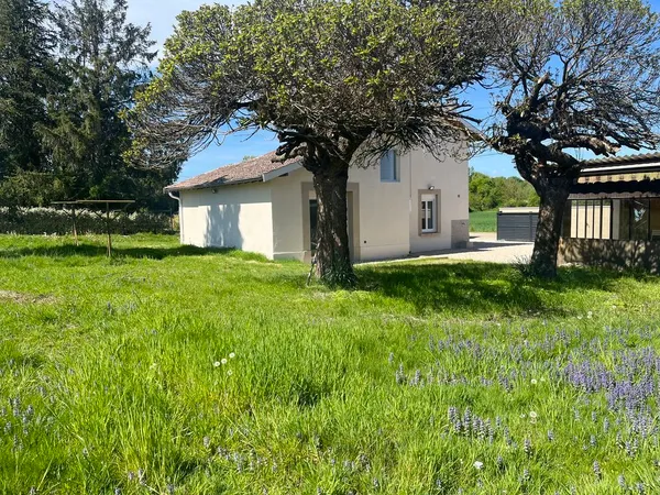 Maison rénovée - 115 m², terrain 942 m²