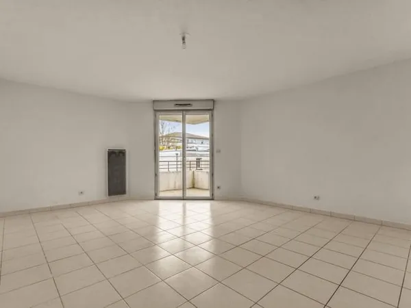 En exclusivité ! Appartement T3 de 64 m2 situé au 1er étage,