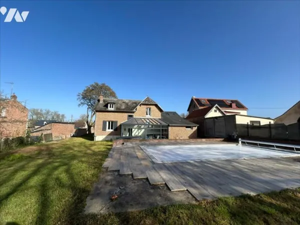 Maison 8 pièces 250 m²