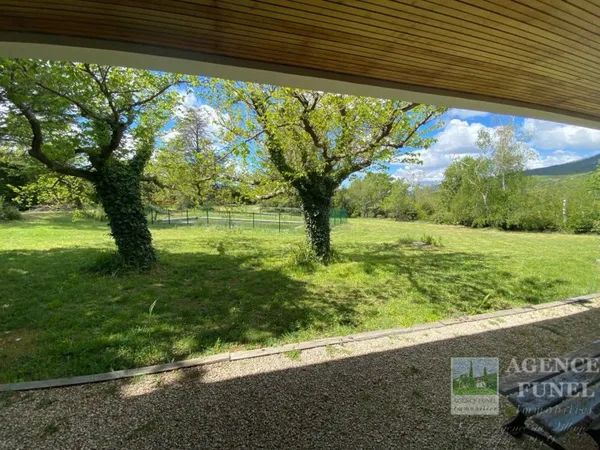 Maison 8 pièces 430 m²