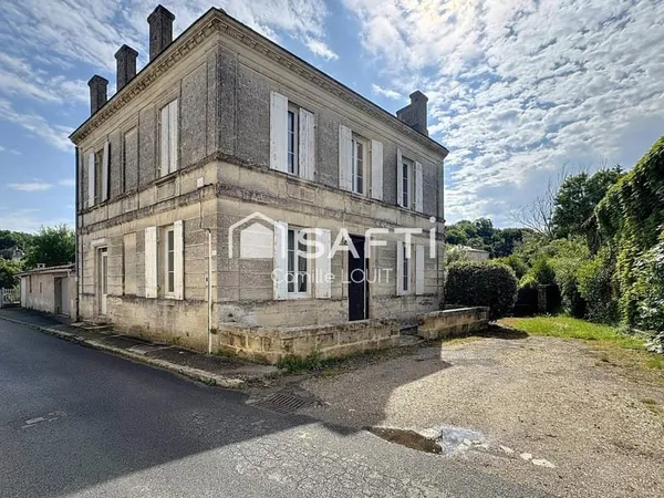 Maison en pierre de caractère - centre de Cambes