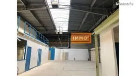 Local industriel 427 m²