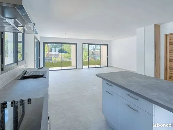 Maison - 5 pièces - Langlade résidence intimiste au coeur de la Vaunage