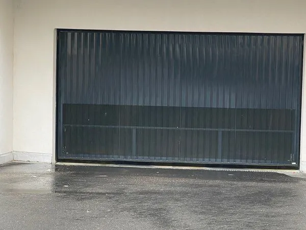 Location parking 13004