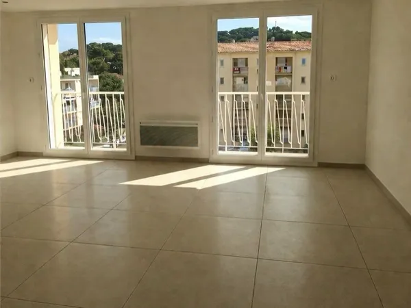Vendre - Appartement T3 de 62 m² transformable en T4 - Entièrement rénové - La Seyne-sur-Mer